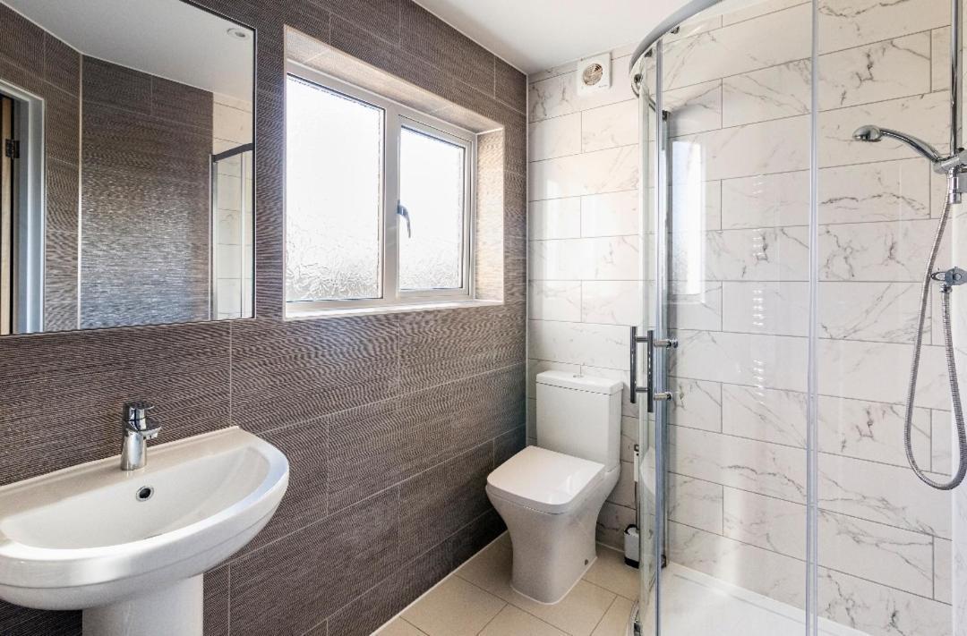 Luxury House 4 Ensuite Bedrooms, Free Parking ,Wifi Оксфорд Екстериор снимка