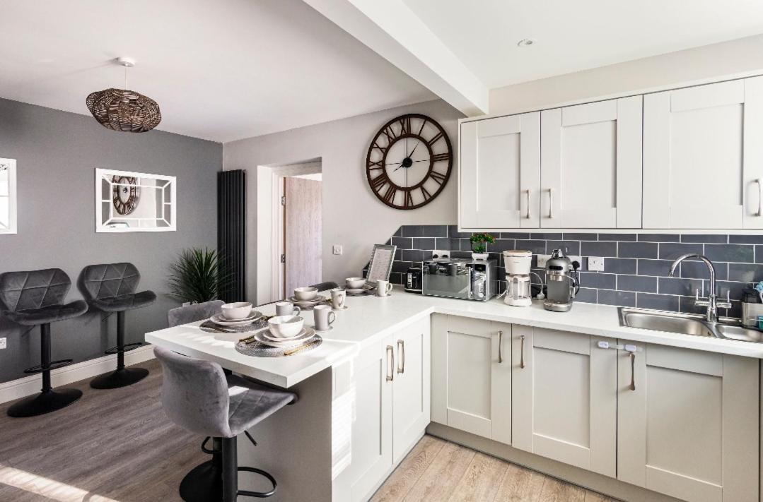 Luxury House 4 Ensuite Bedrooms, Free Parking ,Wifi Оксфорд Екстериор снимка
